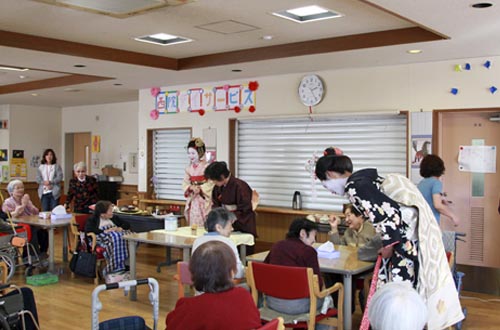 舞妓体験ボランティア