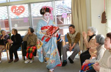 舞妓体験ボランティア